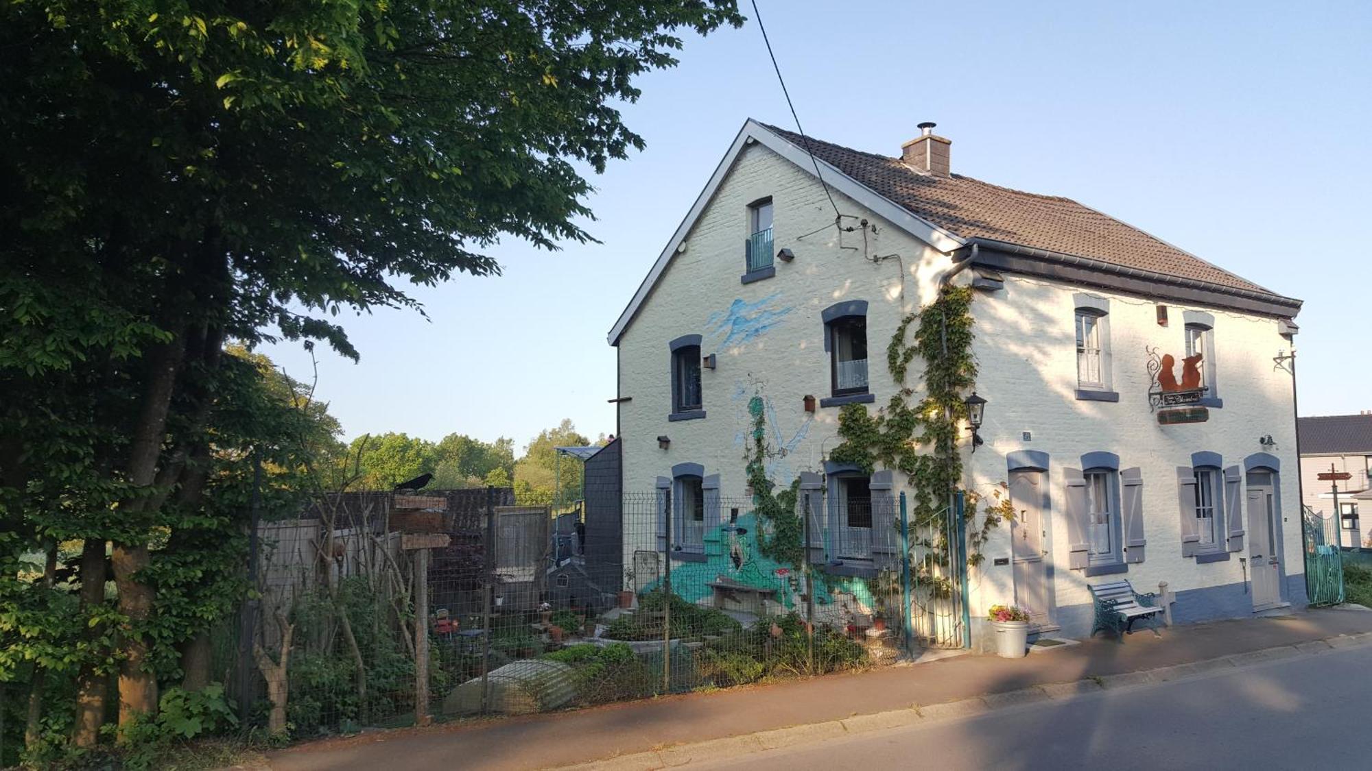 Aux Deux Amis Apartment Stavelot Exterior photo